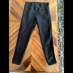 Offline by Aerie ribbed seamless leggings. Size L